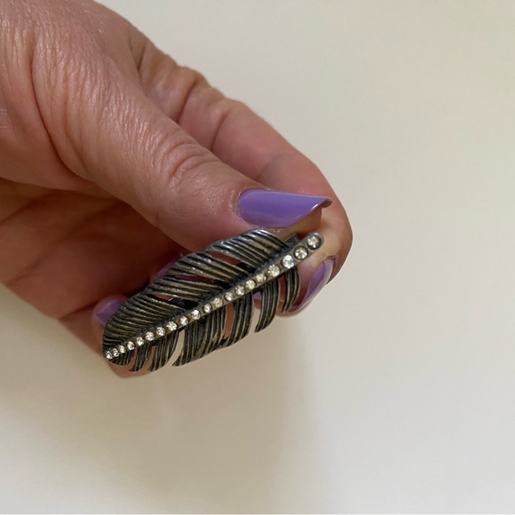 Metal Antique look Leaf Two Finger Crystal Open/Adj. Cuff Ring - Picture 2 of 10